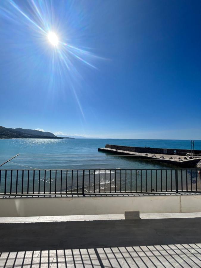 Casa Marina, La Terrazza Sul Mare Panzió Cefalù Kültér fotó